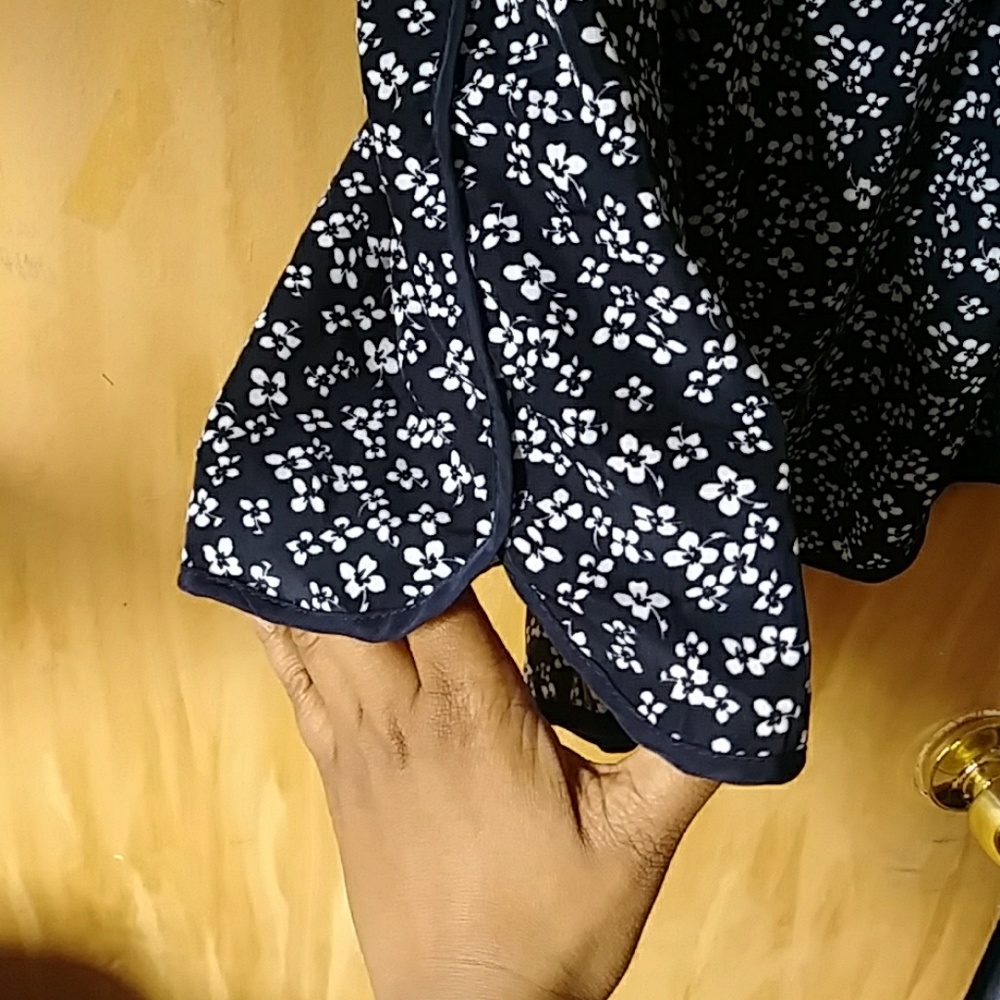 Jumper - Picture 3 of 3